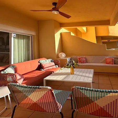 Апартаменти Stunning 2 Bedroom At Greenlife Marbella!